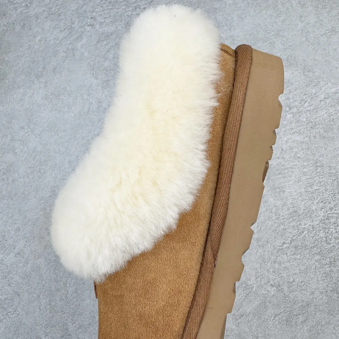 Pick up locally💰520UGG 4810 Tazite autumn and winter sheep fur integrated snow boots. All shoes are made of ZP. Longfeng A-grade Australian imported sheep fur integrated brand OEM production line. Fully follow the ZP process. OEM original pattern maker. Adhering to the principle of no original shoes and no development selection. Pay attention to every detail. The most authentic version on the market TREADLITE "Light Wing" technology outsole. Lightweight/durable/flexible/pile size: 35 36 37 38 39 40 Coding: by2936060